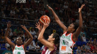 Ieva Pulvere spēlē pret Senegālu. Foto: FIBA