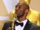 Kobe Braients un slavenā filma "Icarus" par Krievijas dopinga programmu iegūst <i>Oskarus</i> Kobe Braients un slavenā filma "Icarus" par Krievijas dopinga programmu iegūst <i>Oskarus</i>