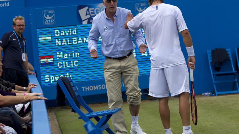 Davids Nalbandjans atvainojas tiesnesim
Foto: AFP/Scanpix