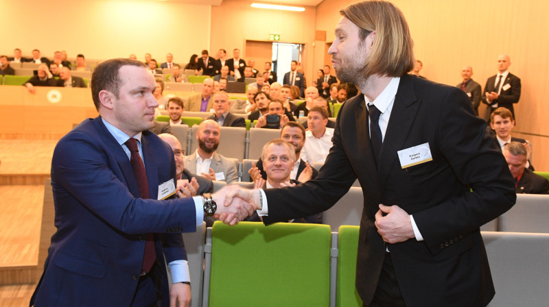 LTFA prezidents Vadims Ļašenko un LFF prezidents Kaspars Gorkšs. Foto: Romāns Kokšarovs, Sporta Avīze, f64