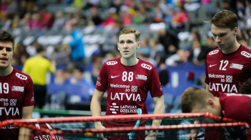 Latvijas vienīgos vārtus 2018. gada ceturtdaļfinālā pret zviedriem (1:14) guva Rolands Kovaļevskis. Foto: Ritvars Raits, Floorball.lv