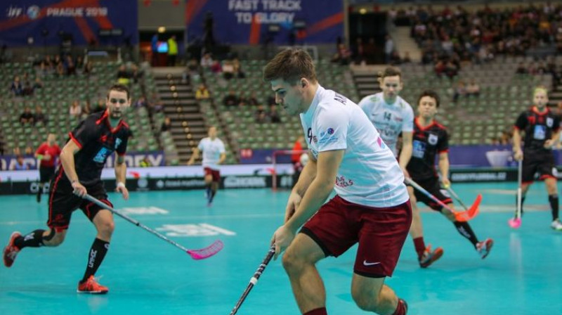 Pēdējā spēlē sevi no labākās puses parādīja arī Toms Akmeņlauks
Foto: Ritvars Raits, Floorball.lv