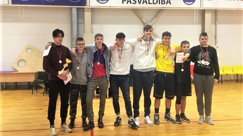 Ventspils 6. vidusskolas puišu komanda. Publicitātes foto