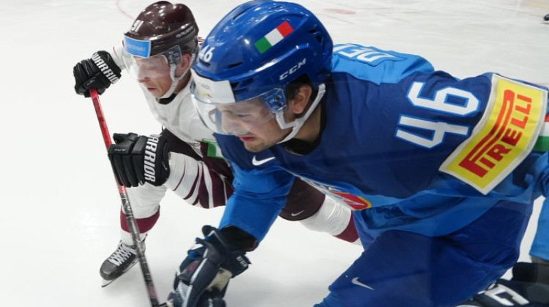 Ronalds Ķēniņš mačā pret Itāliju. Foto: Romāns Kokšarovs/F64