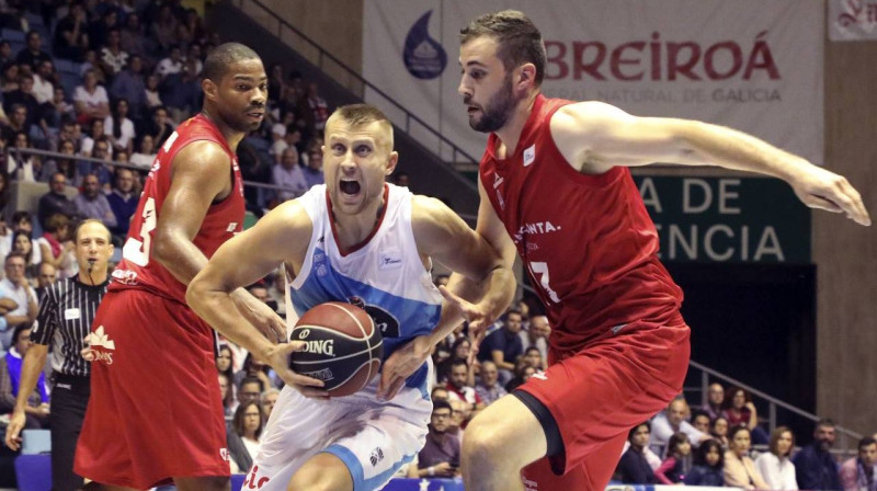Mārtiņš Laksa uzbrukumā. Foto: elcorreogallego.es
