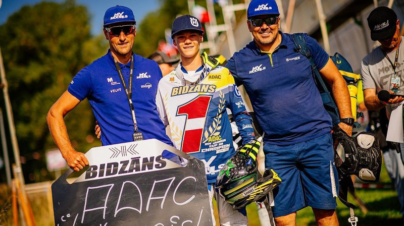Edvards Bidzāns (centrā). Foto: ADAC MX Masters
