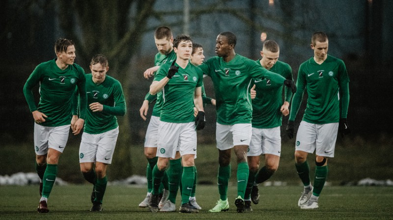 "Metta" ar līderi Tamirlanu Džamalutdinovu centrā. Foto: Zigismunds Zālmanis ("Riga" FC).