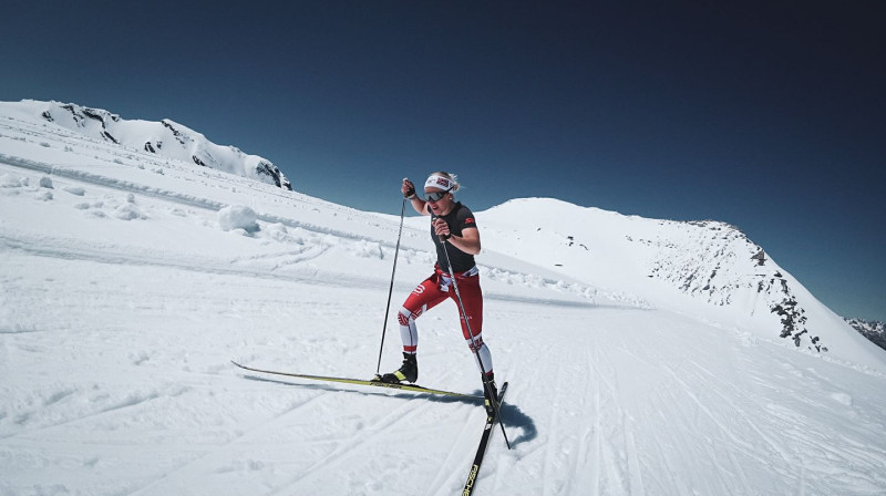 Baiba Bendika trenējas īsajā krekliņā. Foto no sportistes Facebook profila