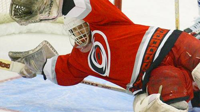 1988. gada decembrī NHL tikai iepazina Artūru Irbi.