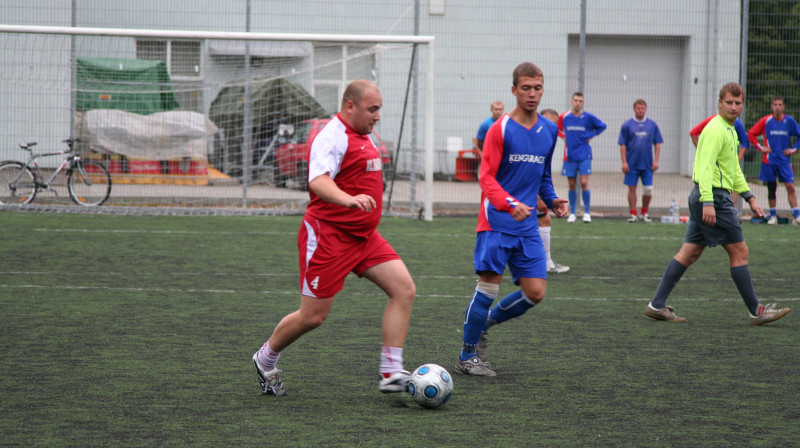 Ulbrokas futbolisti šoreiz pārliecinoši uzveica Ķengaragu
Foto: Ansis Rudzāts