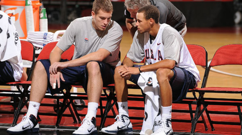Deivids Lī un Stefans Karijs
Foto: nba.com