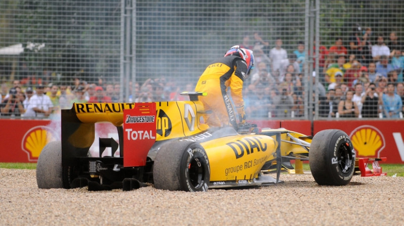 Tā, lūk, Vitālijam Petrovam beidzās F-1 Austrālijas posms
Foto: AP/Scanpix