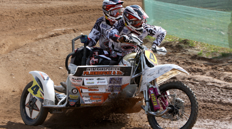 2013. gada pasaules čempionātā motokrosā ekipāžām - bez Jorisa Hendriksa un Kaspara Liepiņa. 
Foto: Ritvars Raits