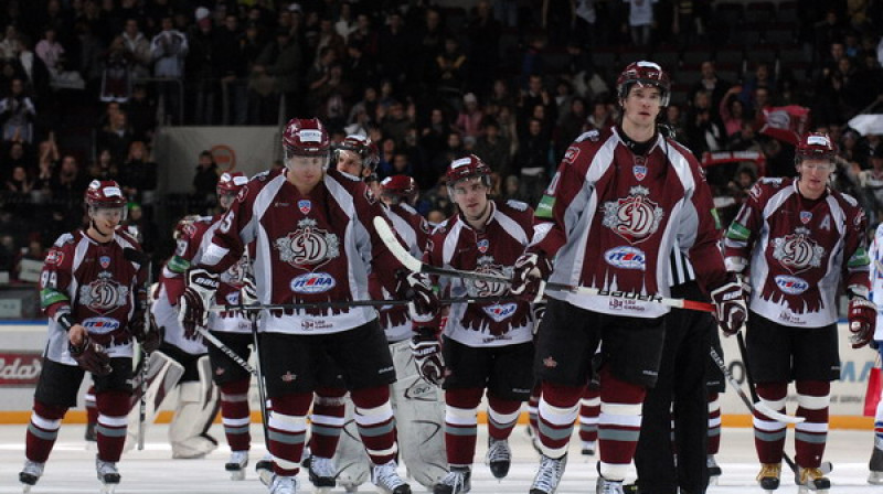 ''Dinamo'' hokejisti.
Foto: Romāns Kokšarovs, Sporta Avīze/F64.