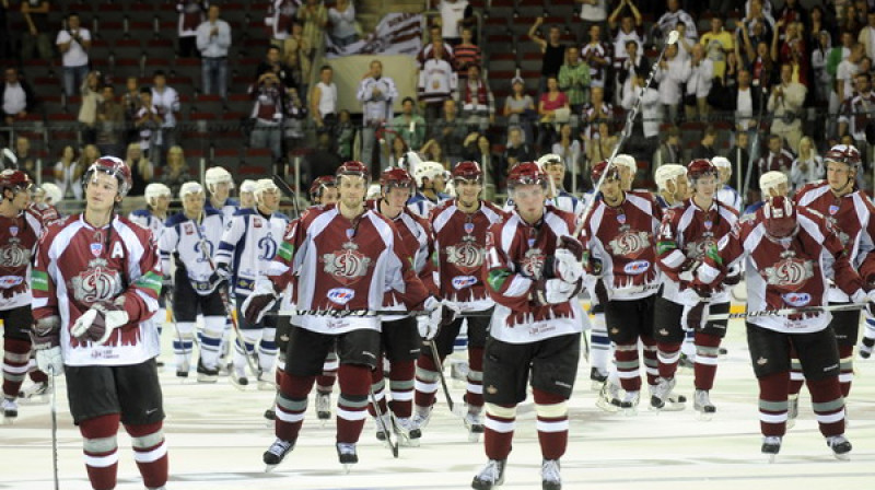 Ja viņi izlaidīs no pudeles īsto džinu, tad viss būs kārtībā. Jautājums - kura pudele ir jāatkorķē?
Foto: Romāns Kokšarovs, Sporta Avīze