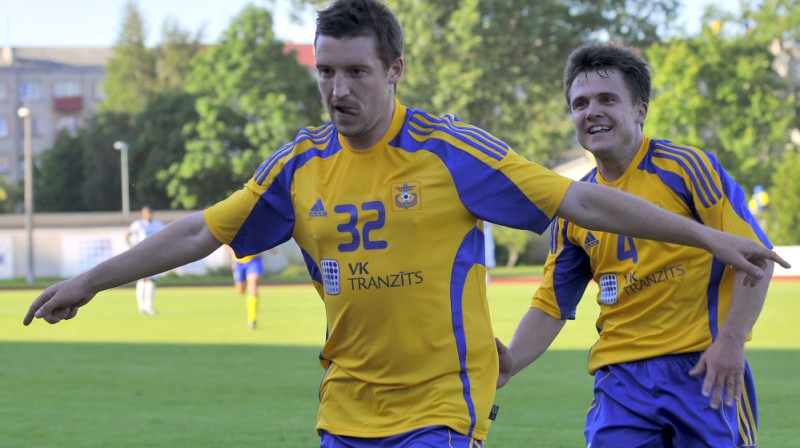 Andrejs Butriks atzīmē vārtu guvumu pret Luksemburgas "Dudelange"
Foto: Romualds Vambuts, eSports.lv