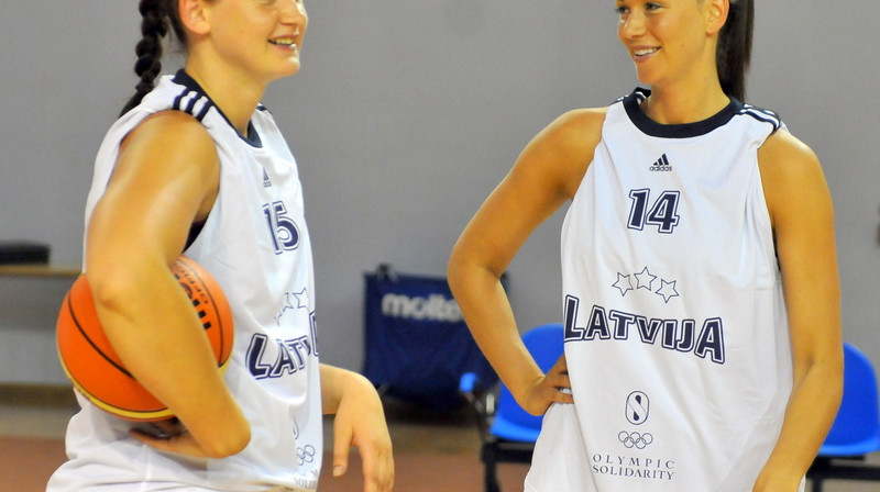 Aija Brumermane un Ieva Kubliņa
Foto: Romualds Vambuts, Sportacentrs.com