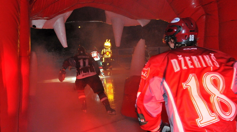 Dinamo sastāva aprises allaž ir bijis ēdiens - dažos gadījumos saldais, citos - ar vērmeļu piegaršu.

Foto: Romualds Vambuts, Sportacentrs.com