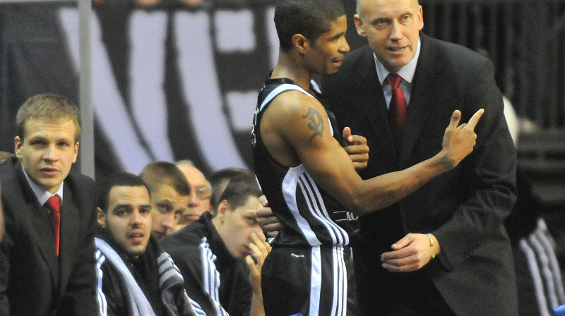 Dereks Viljamss un Rims Kurtinaitis
Foto: Romualds Vambuts, Sportacentrs.com