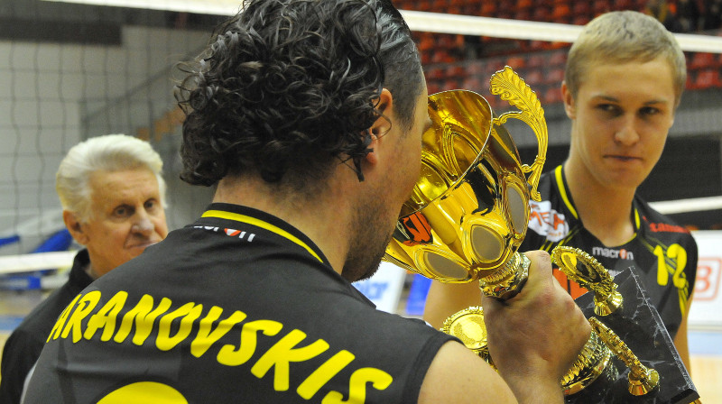 Kurš šampanieti no kausa dzers šodien?
Foto: Romualds Vambuts, Sportacentrs.com