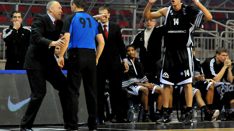 Ar ideju viss ir kārtībā. Tagad atliek to piepildīt uz laukuma darbos.

Foto: Romualds Vambuts, Sportacentrs.com