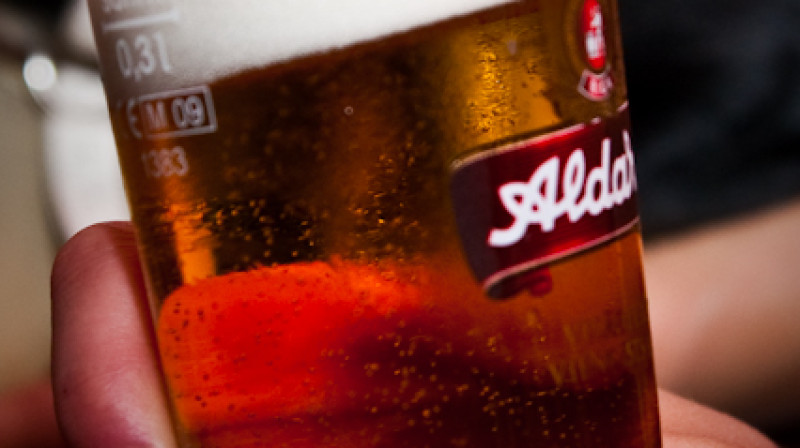Alus ir labs, iedzert nav grūt', dzērājam nevajag pļēguram būt!