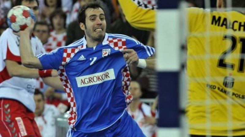 Uzbrukumā Mateo Hrvatins
Foto: AFP
