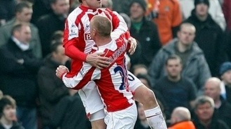 Džeims Bītijs līksmo par vārtu guvumu
Foto: AP