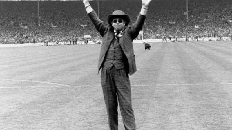 Eltons Džons 1984. gadā pirms Anglijas kausa
fināla, kurā "Watford" spēlējusi vienīgo reizi savā
vēsturē (zaudējums 0:2 pret "Everton")
Foto: Scanpix