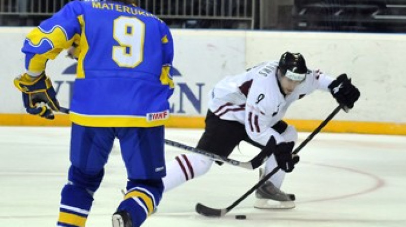 Pirmo vārtu autors Mārtiņš Karsums uzbrukumā
Foto: Romualds Vambuts, eSports.lv