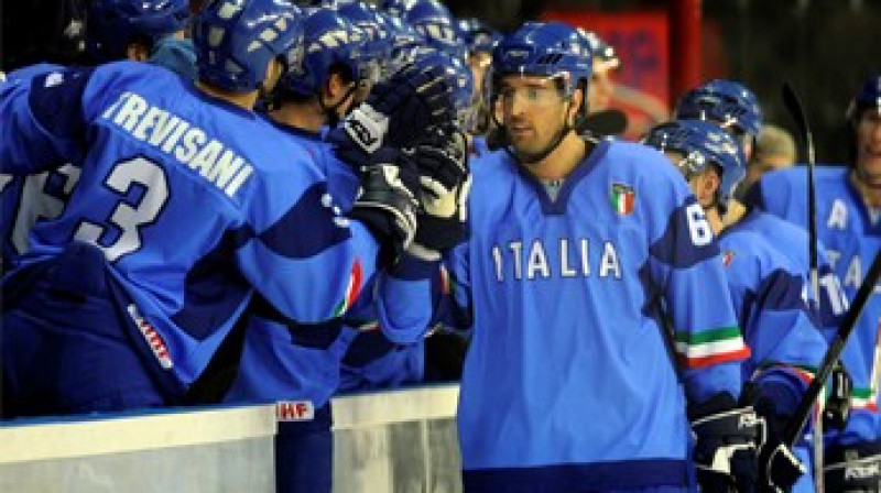 Itālijas izlase atzīmē vārtu guvumu
Foto: Romāns Kokšarovs, Sporta Avīze, f64