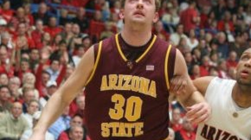 Rihards Kuksiks šoreiz nespēlēja
Foto: thesundevils.cstv.com
