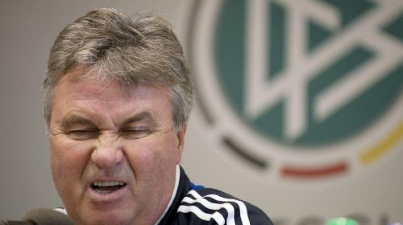 Vai Gūss Hidinks būs ar mieru stāties pie "Chelsea" stūres? 
Foto: AP