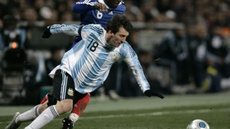 Lionels Mesi spēlē pret Franciju
Foto: AP