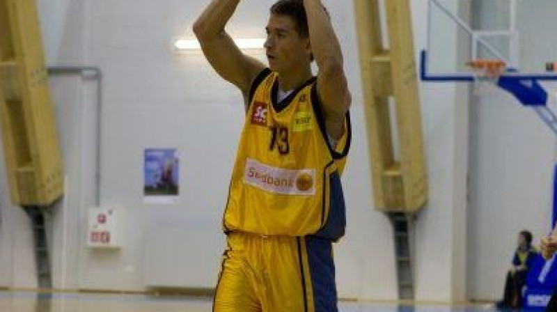Edgars Buiķis šodienas spēlē izcēlās ar 11 punktiem un 13(!) rezultatīvām piespēlēm
Foto: Saldus BK