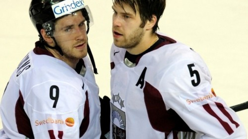 Tieši Sprukts un Karsums šovakar var apliecināt, ka NHL komandas savulaik viņus nenovērtēja. 

Foto: Romāns Kokšarovs, f64