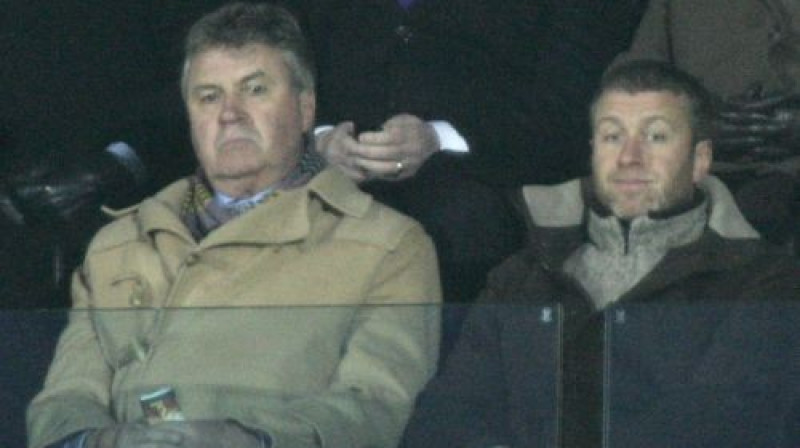 Gūss Hidinks un Romans Abramovičs
Foto: AFP