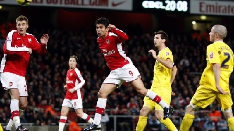 Eduardo (centrā) šovakar guva divus vārtus
Foto: AFP