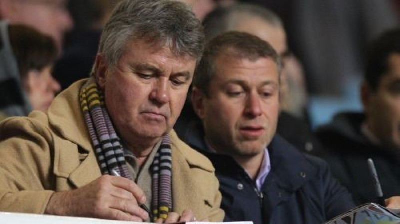 Gūss Hidinks un Romans Abramovičs vēro ''Chelsea'' spēli Anglijas kausā pret ''Watford''
Foto: AFP