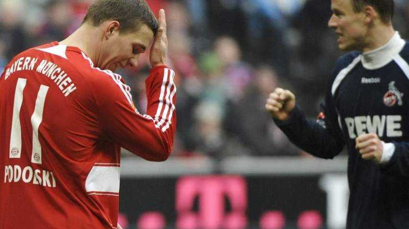 Lukašs Podoļskis ("Bayern") reaģē uz sava bijušā
kluba "1. FC Köln" vārtu guvumu
Foto: AFP