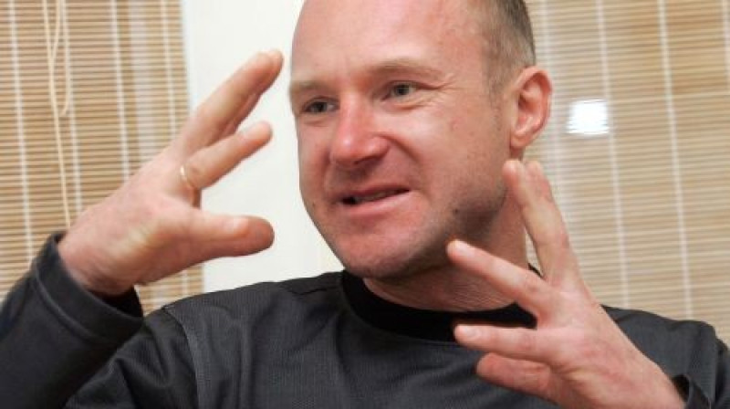 Oļegs Maļuhins priecājas un reizē brīnās par Andreja Rastorgujeva progresu. 
Foto: Romāns Kokšarovs, Sporta Avīze, f64