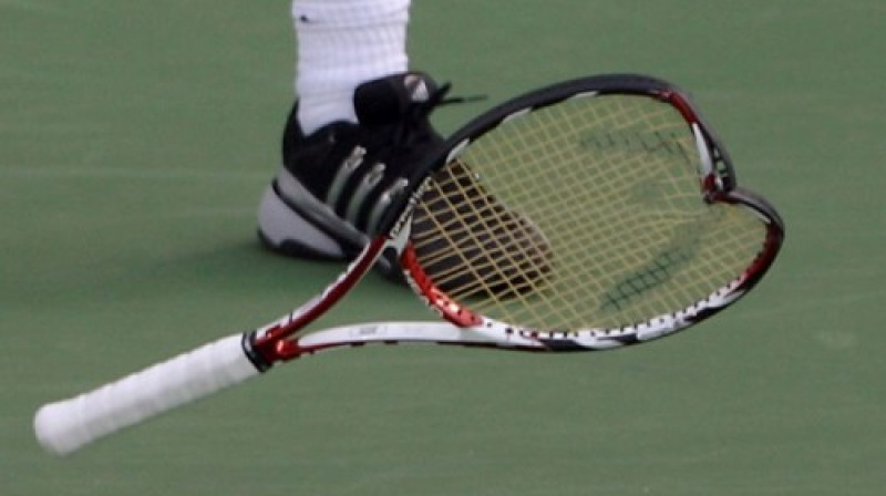 Marata Safina rakete pēc cīņas
Foto: AFP