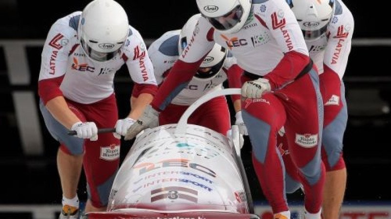 Jānis Miņins ar stūmējiem startā
Foto: AFP/Scanpix
