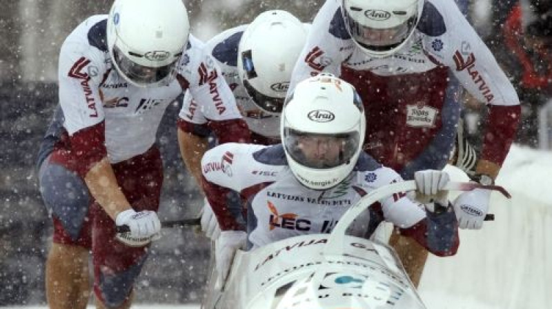 Jānis Miņins ar stūmējiem startā
Foto: AFP