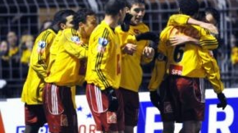 "Rodez" futbolisti priecājas par vārtu guvumu
Foto: AFP