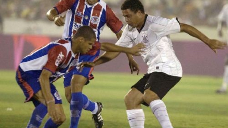 Ronaldo (no labās)
Foto: AFP