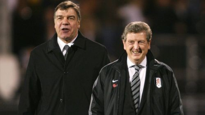 ''Fulham'' trenerim Rojam Hodžsonam (no labās) smaids sejā bija tikai spēles pirmajā pusē
Foto: AFP