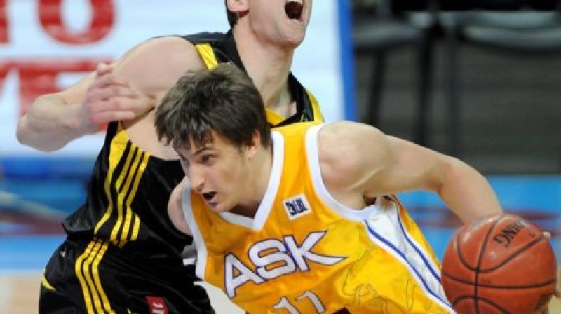 Ernests Kalve 
Foto: Romāns Kokšarovs, Sporta Avīze, f64