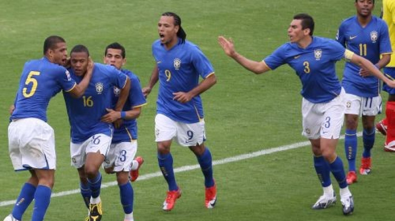 Brazīlijas izlases spēlētāju prieki nebija ilgi
Foto: AFP