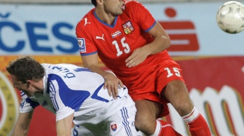 Epizode no Čehijas - Slovākijas spēles 
(pa labi Milans Barošs, pa kreisi Jans Djurica)
Foto: AP